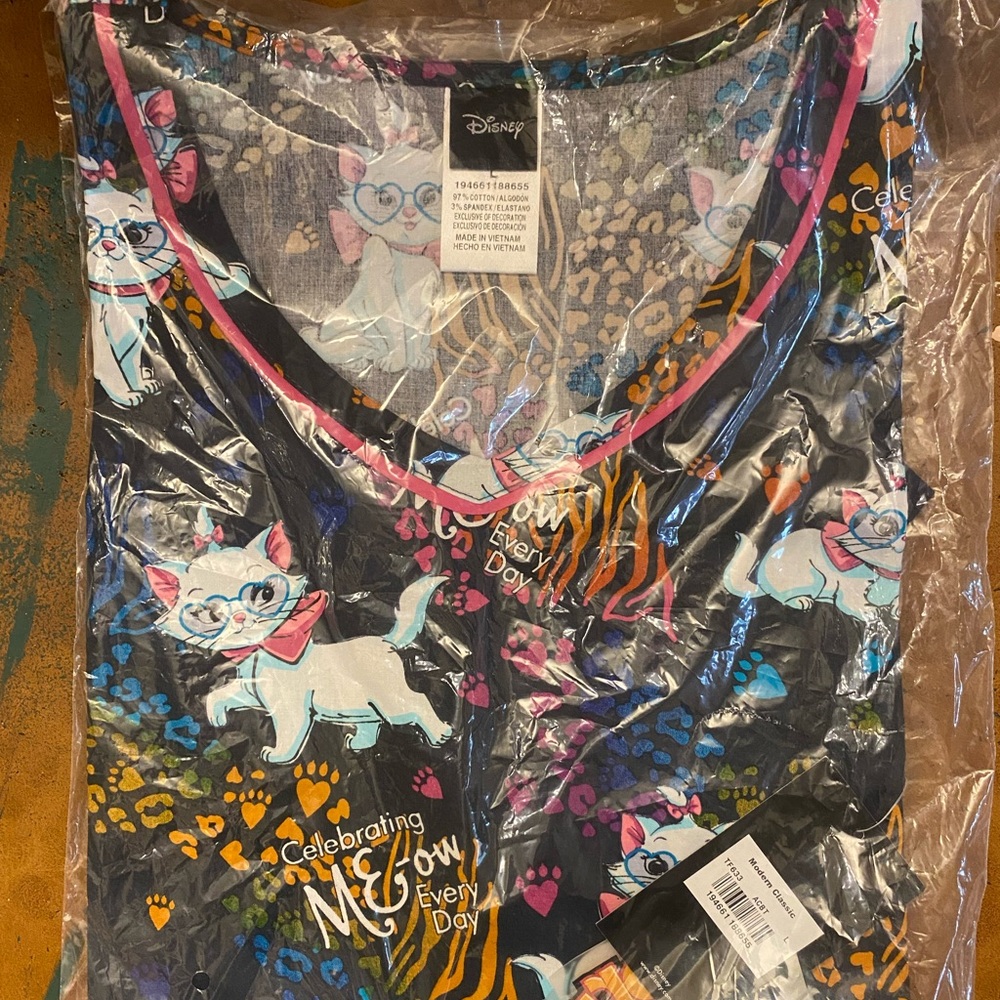 NWT TOONIFORMS DISNEY ARISTOCATS SCRUB TOP